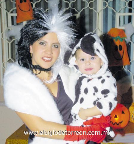 02112006
Marcela de Huerta y Alex Huerta.