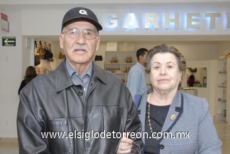 03112006 
Jesús Gamboa y Catalina Gamboa viajaron a la Ciudad de México.