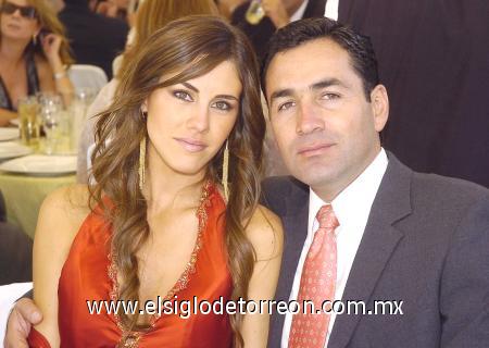 06112006
Ana Máynez de González y Horacio González.