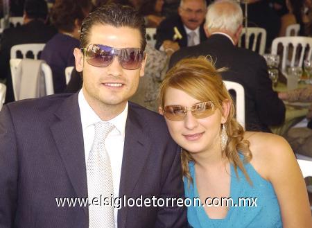 07112006
Alfredo Alarcón y Gaby Martínez.