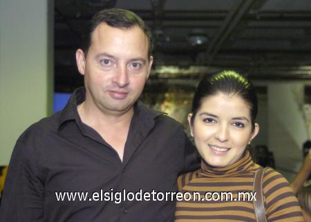 07112006
Franck Pfister y Jéssica Uribe.