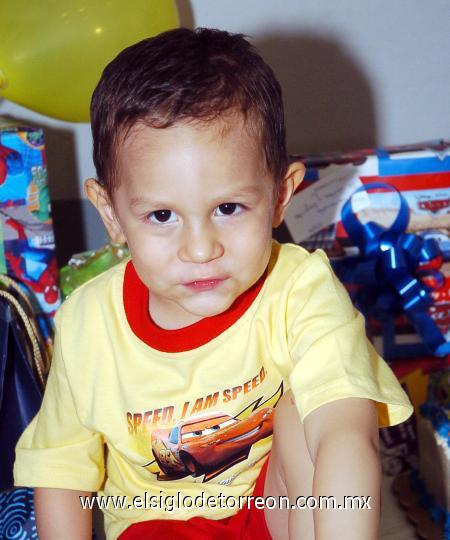 05112006 
Fernando Manuel Villa Padilla cumplió años.