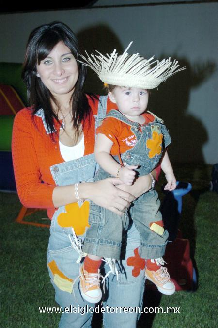 05112006 
Regina y Liz Leal.
