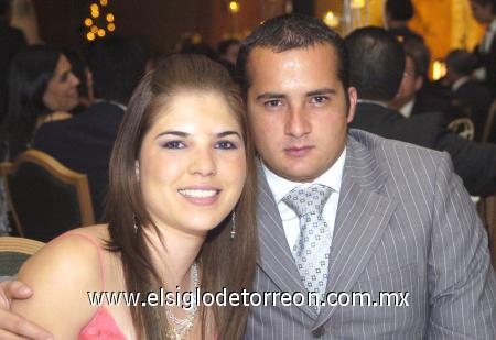 08112006
Jéssica Trasfí y Gerardo de la Torre.