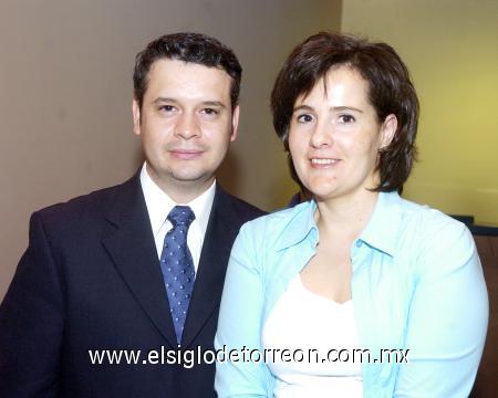 11112006 
Antonio González y Martha del Río de González