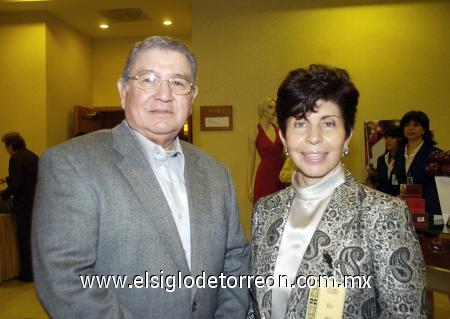 11112006 
 José Armando García Triana y su esposa Io Camil de García Triana