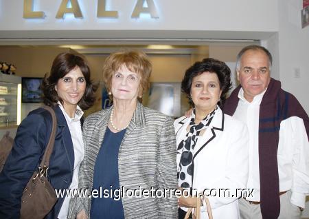 11112006 
 Anwar Nahle,Alejandra de Nahle,Hilda de Zarzar y Nadia de Giacomán viajaron al DF