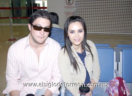 11112006

 Rodrigo Muñoz y Alicia Ganem viajaron a la Ciudad de México