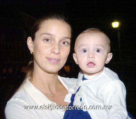 12112006 
Daniela Peters y Rebecca del Río Peters.