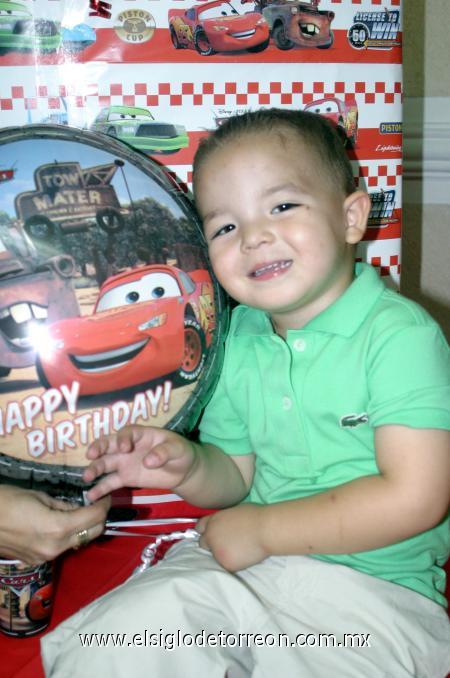 12112006 
Emilio Camposeco Benavides celebró su cumpleaños.