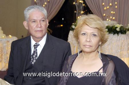12112006 
Antonio Castañeda y Victoria Vázquez.