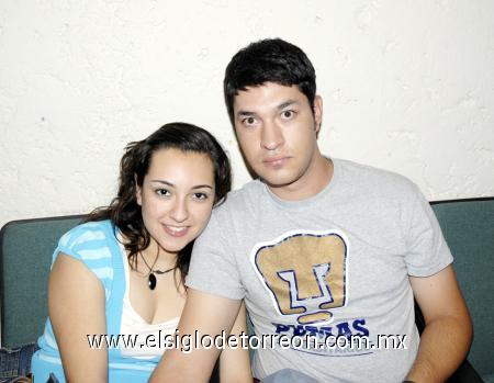 12112006 
Cinthya Ramonet y Sergio Rodríguez.