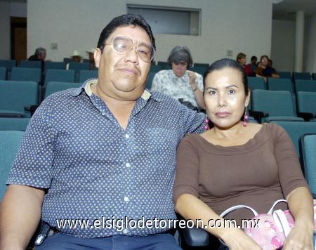 12112006 
Martín Zapata y Leticia Espino de Zapata.