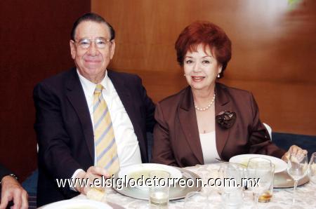 12112006 
Víctor González Avelar y Norma Leticia de González.