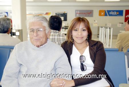 12112006 
Rosaura Galarza y José Galarza viajaron con destino a Tijuana.