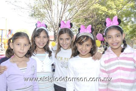 14112006
Alejandra, Sami, María, Andrea y Yenni.