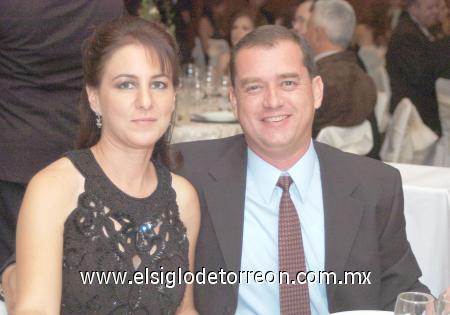 13112006
Rubén de León y Angélica Bernal de León