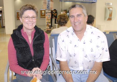 13112006
Eleen Brimbiet y Frank Raned viajaron a Durango