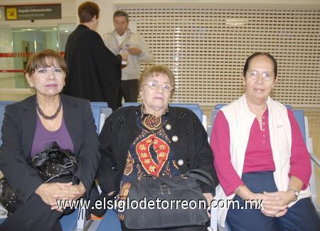 13112006
Flor y Esther Carlos y Mercedes Niño viajaron a Los Ángeles