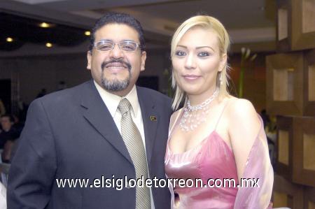 17112006 
Samuel Martínez y Angélica de Martínez.