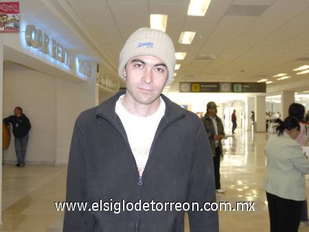 20112006
Alessandro Hernández viajó con destino a la Ciudad de México.