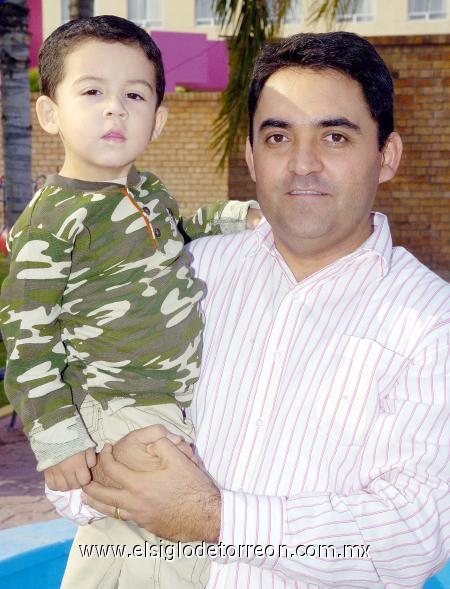 19112006 
Ricardo Chapa y Ricardito Chapa Gálvez.