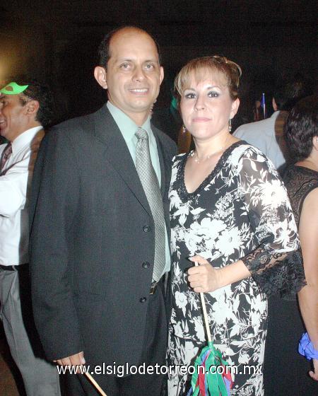 19112006 
Juan Carlos Espinoza Acosta y Liliana Elizabeth Salinas de Espinoza.