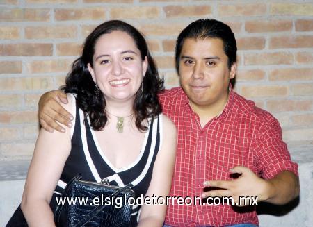 19112006 
Patricia Hernández y Miguel Canseco.