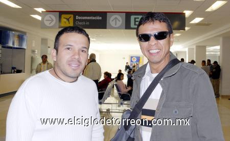 19112006 
Alfonso Nava y Manuel Medina viajaron al DF.