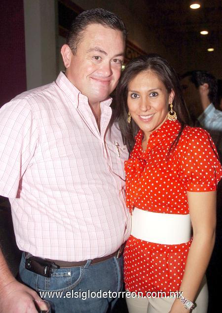 23112006
José Haro y Brenda de Haro.
