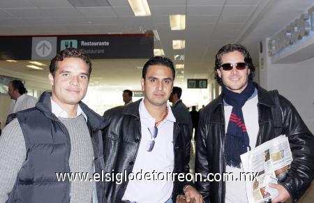 18112006 
 Federico Pizarro, Jorge Mata y Javier Ocampo llegaron del DF