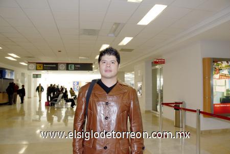 24112006
Octaviano Rendón Mata viajó con destino al DF.