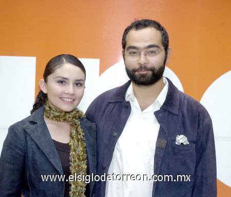 26112006 
Norma Hernández y Alfredo Esparza.