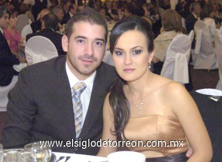 27112006
Adrián Aguilera y Érika Wolff.