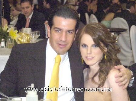 27112006
Omar y Lupita Álvarez.