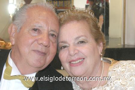 29112006
Gustavo Lastiri Granados y Alejandrina López de Lastiri celebraron sus Bodas de Oro.