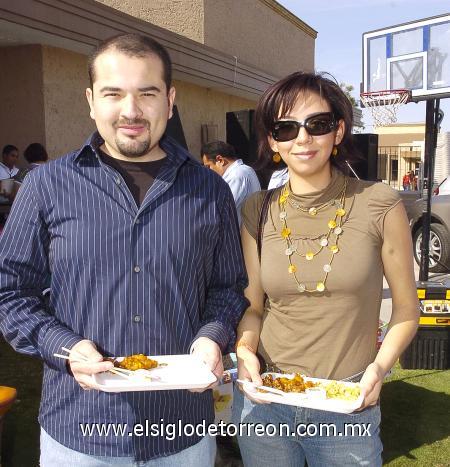 29112006
Manuel Hernández y Magda Banuet.