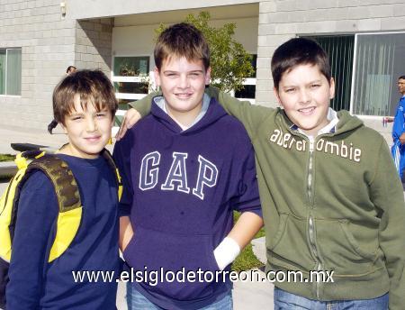 25112006 
 Diego Meléndez, Ignacio Sáemz y Luis Alberto Ramos