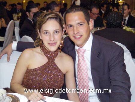 25112006 
 Bárbara Berlanga y  Pimpo Garza