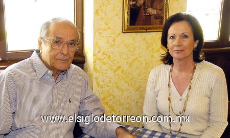25112006 
 Miguel Gil García y Paquita de Gil
