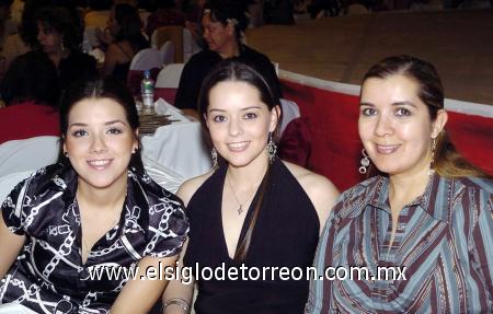 03112006 
María José Padilla, Luly Álvarez de Jaidar y Mónica de López.