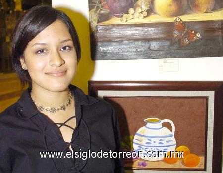 07112006
Yazmín García, captada en reciente muestra pictórica.
