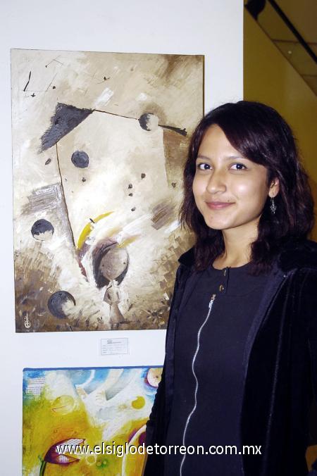 05112006
Estela García, en reciente exposición visual.