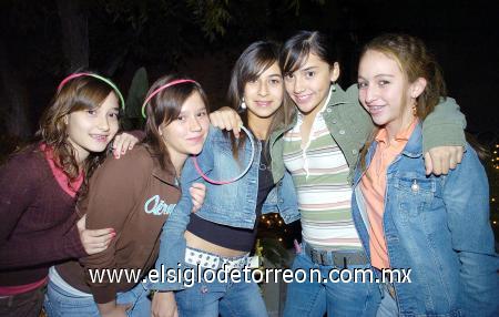 05112006 
Victoria Viesca, Marifer Amezcua, Daniela Sánchez, Ana Aguirre y Natalia Góngora.