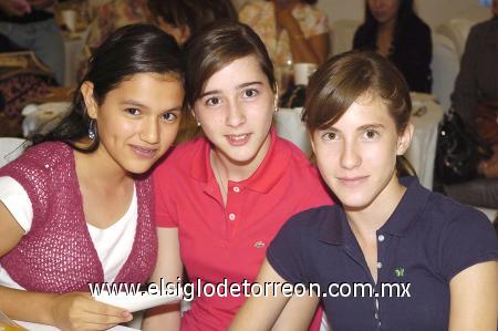 09112006
Daniela González, Regina Arras y Fernanda Izaguirre.