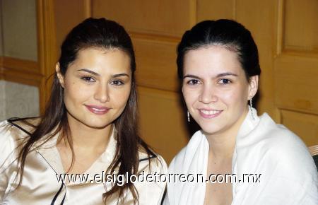 11112006 
 Yasmín de Calleja y Mariz Dabdoub de Dávila