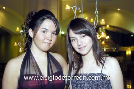 12112006 
Andrea Zúñiga y Mavhis Mendoza.