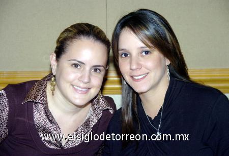 12112006 
Brenda Baille de Villalobos y Adriana Plancarte de Treviño.