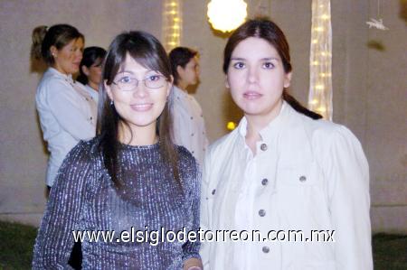 12112006 
Giovana de los Santos y Nancy Reyes.
