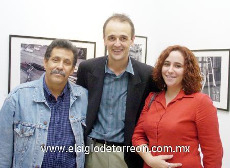 12112006 
Juan Manuel González, Eric Lahille y Gloria González.